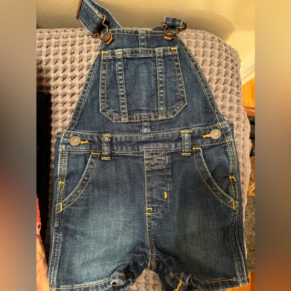 Baby Gap Denim Shortall - Picture 7 of 9